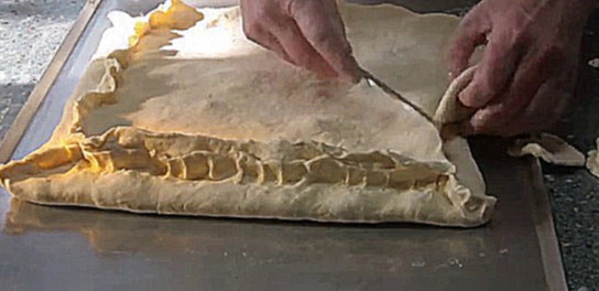 Как приготовить рыбный пирог из слоеного теста