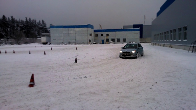 Занос стабилизация переднеприводного автомобиля зимой в драйв клубе Карбон www.carbon.co.ua