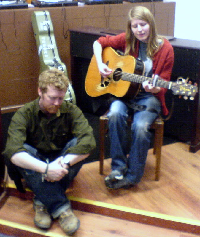 Glen Hansard and Marketa Irglova - Falling Slowly (Once soundtrack Oscar winner)