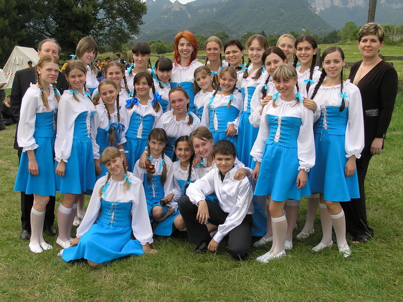 Евпатория - праздник для детей(муз.Г.Буляков, сл.Г.Буляков и М.Котов) - хор ДМШ г.Евпатория,2011 г.