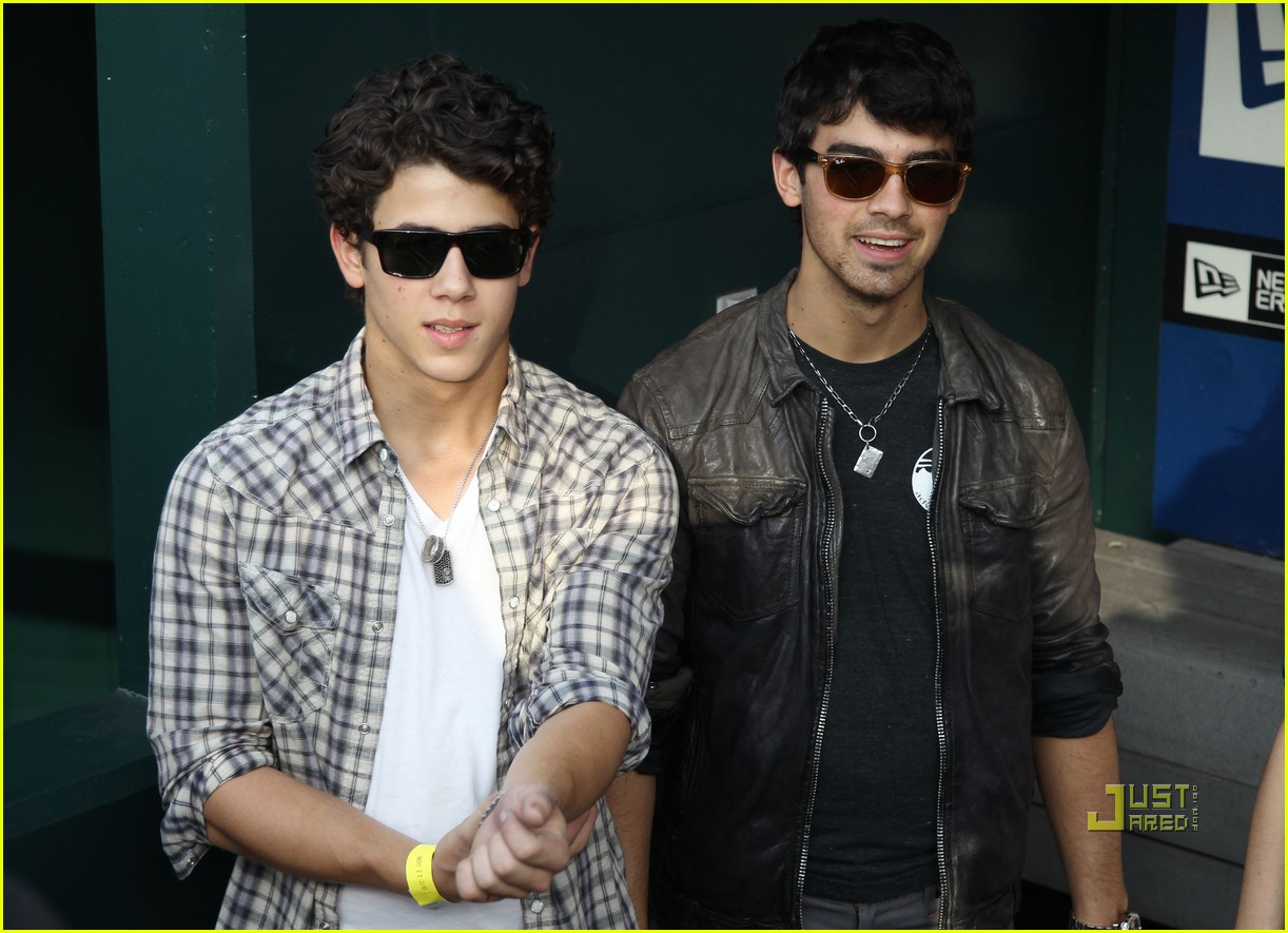 Jonas Brothers - Let`s go