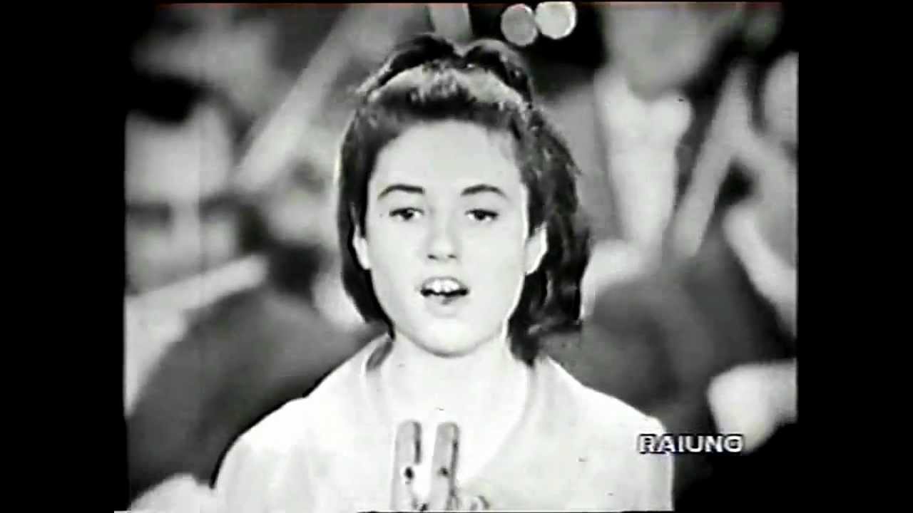 [Winner 1964, Италия] Джильола Чинкветти, ит. певица, автор песен, 1947 г.р.(Gigliola Cinquetti) - - Я еще маленькая чтобы любить тебя'