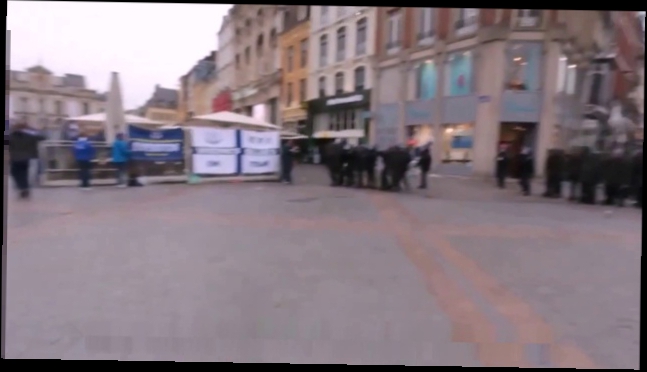 Столкновение болельщиков Эвертона и полиции в Вильнёв-д’Аск 