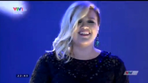 Келли Кларксон / Kelly Clarkson - Stronger Live at Miss Vietnam Finale  HD 720 07 12 2014