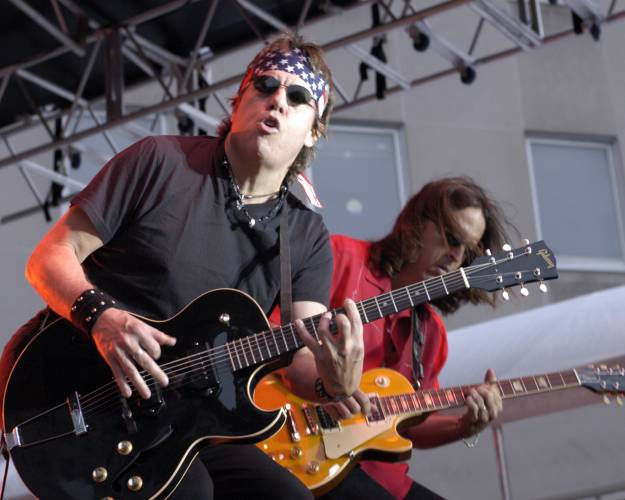 George Thorogood And The Destroyers - Bad To The Bone (New Recording)