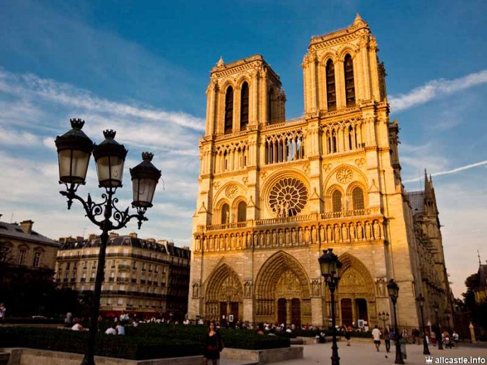 Notre Dame de Paris - 42 - Liberes