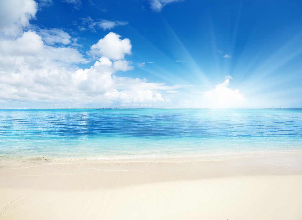 Солнце, море и - белый песок